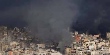 Tensioni në rritje në konflikt/ Izraeli dislokon forca në jug të Libanit dhe sulmon Hezbollahun