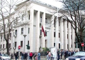 Tjetërsimi i pronave në Gjirin e Lalëzit, Gjykata e Lartë hedh poshtë rekursin e vëllait të Aleksandër Lahos.