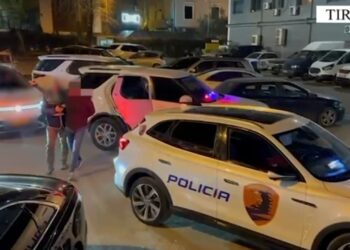Tre të arrestuar në Tiranë për transportimin e emigrantëve të paligjshëm drejt Italisë për 2500 euro