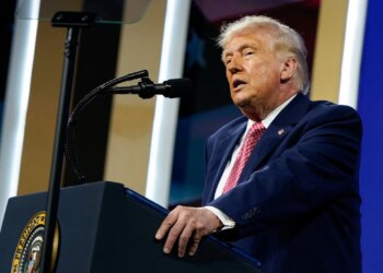 Trump paralajmëron Iranin: Në rast dështimi për arritjen e një marrëveshjeje me Teheranin, do të bombardojmë termocentralet, puset e naftës dhe ishullin Kharg.