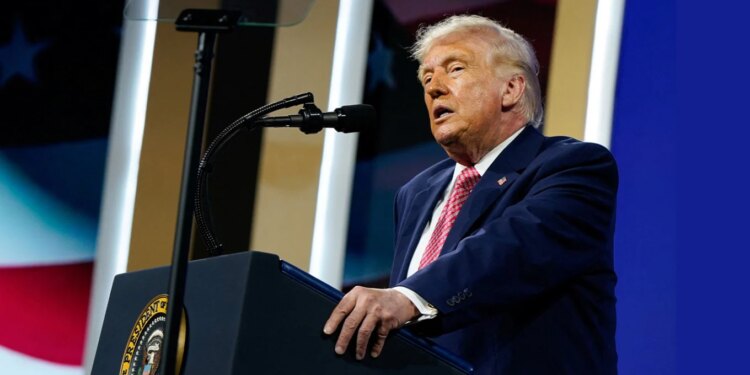 Trump paralajmëron Iranin: Në rast dështimi për arritjen e një marrëveshjeje me Teheranin, do të bombardojmë termocentralet, puset e naftës dhe ishullin Kharg.