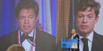 Universiteti “Aleksandër Moisiu” nderon dy nipërit e aktorit të njohur evropian, Nicolas dhe Oliver Beggruen.