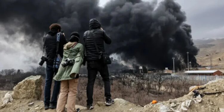 Ushtria izraelite pranon se ka bombarduar disa shtëpi gjatë një operasyoni për të neutralizuar një dron të Hezbollahut.