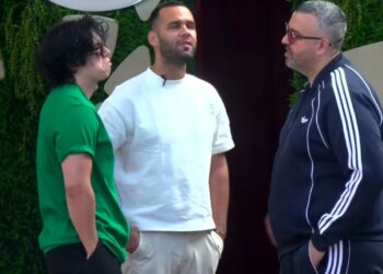 “Vëllai ka përballë xhamin”/ Stenaldo përplaset me Rogertin, banori: Një gjak nuk bëhet ujë, të paktën nuk jam si Mali