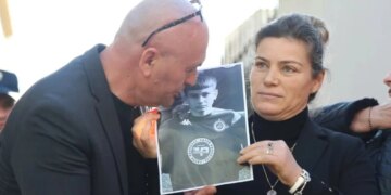 Vendimi i Gjykatës Kushtetuese lidhur me TikTok, reagimi i familjes së të ndjerit Martin Cani: “Djali ynë nuk u vra nga rrjetet sociale, por nga papërgjegjshmëria e institucioneve”