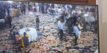 Video/ Ish-kryeministri indian shmang atentatin me armë gjatë një ceremonie, deklaron autori: Prita 20 vjet për këtë moment