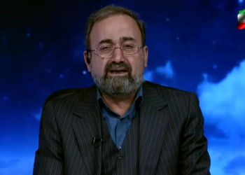 Video/ Moderatorja iraniane e lajmeve shpërthen në lot gjatë njoftimit për vdekjen e Khameneit