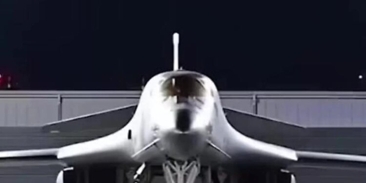 Video/ Shtëpia e Bardhë publikon pamje nga operacioni ushtarak në Iran ndërsa shoqëron materialin me këngën “Macarena”