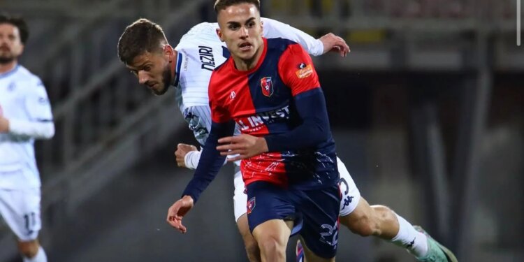 Vllaznia dhe Dinamo ndajnë pikët në një barazim pa gola në “Loro Boriçi”, me karton të kuq dhe ankesat për penallti.