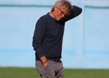 ZYRTARE/ Flamurtari bën të ditur që ka vendosur të shkëputë marrëveshjen me trajnerin Moriero.