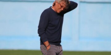 ZYRTARE/ Flamurtari bën të ditur që ka vendosur të shkëputë marrëveshjen me trajnerin Moriero.