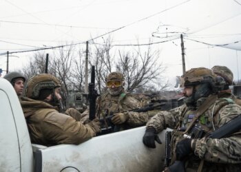 Zelensky ndodhet në vijën lindore të frontit: Rusia po planifikon një ofensivë për pranverën.