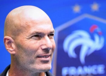 Zinedine Zidane emërohet trajner i ri i kombëtares franceze pas përfundimit të Kupës së Botës.