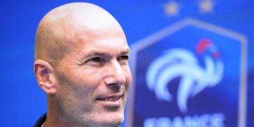 Zinedine Zidane emërohet trajner i ri i kombëtares franceze pas përfundimit të Kupës së Botës.