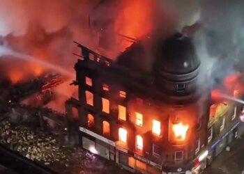 Zjarr i madh në Stacionin Qendror të Glasgout, ndodhi shembja e pjesëve të ndërtesës dhe transporti hekurudhor u anuluar.