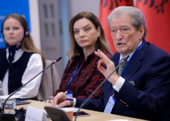 1.1 milion shqiptarë janë larguar, Berisha: Vendi po boshatiset, ka krijuar në Shqipëri dëshpërim