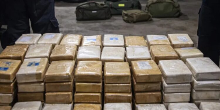 110 kg kokainë e fshehur në garazh; arrestohet 22-vjeçari shqiptar në Itali, droga shkonte deri në 10 milionë euro