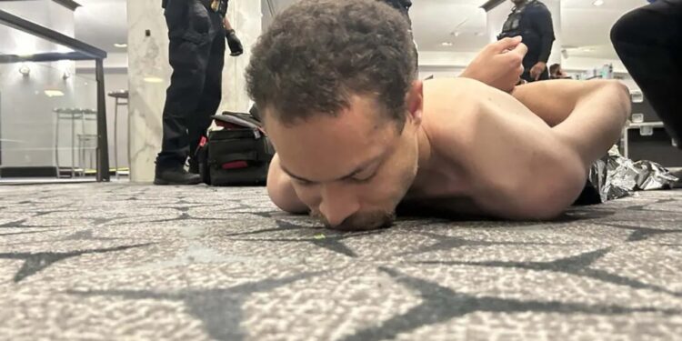 31-vjeçari Cole Allen tentoi të vriste Presidentin Trump gjatë darkës me gazetarët, nuk mohon akuzat, lihet në paraburgim