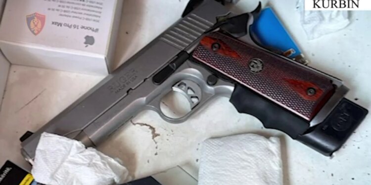 42-vjeçari në Mamurras mbante armë zjarri pa leje dhe kishte sasi kokaine në hotelin e tij