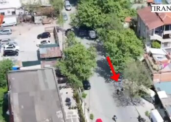 48-vjeçari në Tiranë arrestohet për transport armësh me automjet për shitje