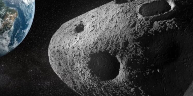 Afrohet asteroidi i kaosit, përmasa sa tre fusha futbolli, do të kalojë satelitët