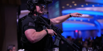 Agjenti i lënduar në sulmin e darkës së Trump, që i shpëtoi plumbave, del nga spitali