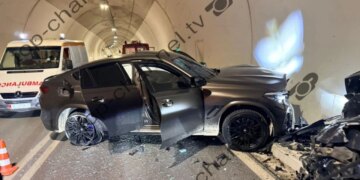 Aksident në tunelin e Llogorasë: përplasen dy automjete, një shofer i lënduar