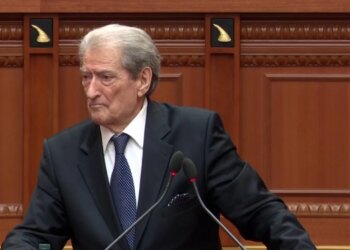 Aksioni kundër call center në Tiranë — Berisha: aktivitet i mbrojtur nga shteti; u mashtruan pensionistët e vendeve kontribuese