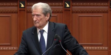 Aksioni kundër call center në Tiranë — Berisha: aktivitet i mbrojtur nga shteti; u mashtruan pensionistët e vendeve kontribuese