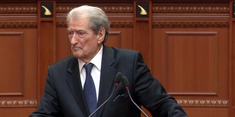 Aksioni kundër call center në Tiranë — Berisha: aktivitet i mbrojtur nga shteti; u mashtruan pensionistët e vendeve kontribuese