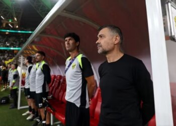 Al Ittihad në vështirësi, Sergio Conceiçao përballet me mbështetësit: Kam një familje…(VIDEO)