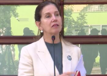 Alarmi i prindërve për gratë iraniane pranë fëmijëve; Kumbaro: Të gjitha nën kontroll, asgjë për t’u shqetësuar
