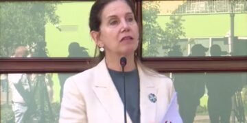 Alarmi i prindërve për gratë iraniane pranë fëmijëve; Kumbaro: Të gjitha nën kontroll, asgjë për t’u shqetësuar