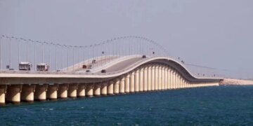 Alarmi përfundon, ura që lidh Arabinë Saudite me Bahreinin rihapet.