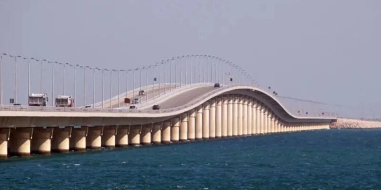 Alarmi përfundon, ura që lidh Arabinë Saudite me Bahreinin rihapet.