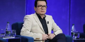 Analiza/ Kreshnik Spahiu: Arsyet pse Shqipëria nuk i jep diasporës pasaportë dhe shtetësi shqiptare