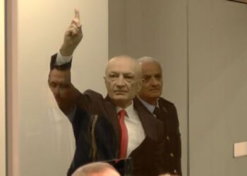 Analiza nga Lutfi Dervishi: Drejtësi në akuarium — Nga Nurenberg te gjyqet në Tiranë