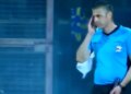 Arbitri goditet në kokë me fishekzjarr në ndeshjen Elbasani-Egnatia, shihni momentin