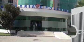 Arrestohet 26-vjeçari në Durrës për vjedhje në markete dhe tabakino