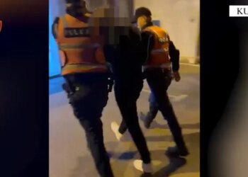 Arrestohet 30-vjeçari në Laç, i cili lëvizte i armatosur dhe me automjet pa targa, policia sekuestron pistoletën.