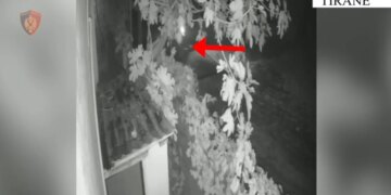 Arrestohet 37-vjeçari në Tiranë, i cili lëvizte me armë dhe eksploziv, ndërsa ishte i maskuar me silikoni.