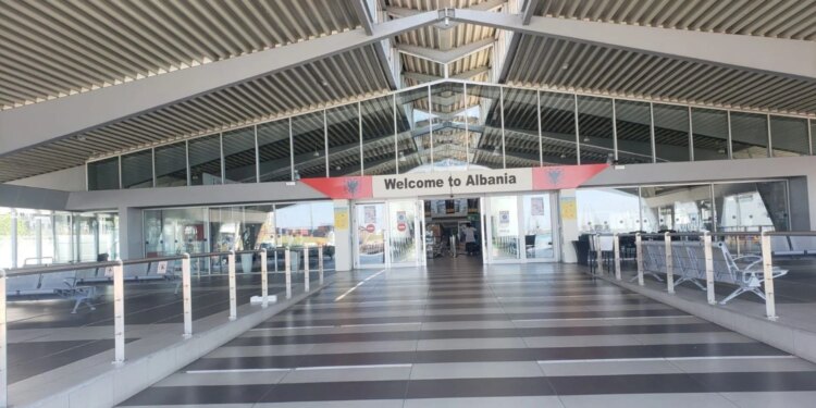 Arrestohet 49-vjeçari për kontrabandë mallrash dhe mosdeklarim të parave në Portin e Durrësit