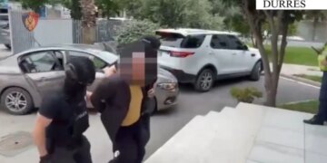 Arrestohet 55-vjeçari në Durrës për transport të mbi 1000 farave kanabis për shitje