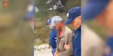 Arrestohet i riu në Vlorë, pasi u zën me vëllanë dhe kishte armë me vete.