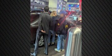 Arrestohet në Los Angeles 44-vjeçarja, dyshohet se ndërmjetësoi trafikimin e 55,000 detonatorëve nga Irani