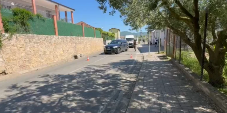 Atentat me dy viktima në Lezhë, policia: 39-vjeçari po udhëtonte me bashkëshorten kur u qëlluan