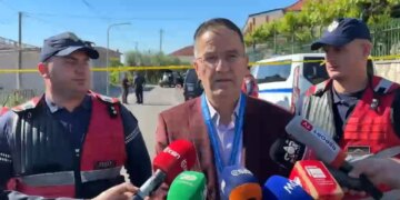 Atentati me dy viktima në Balldre, kreu i Policisë Lezhë: Mjeti u godit me breshëri plumbash gjatë lëvizjes