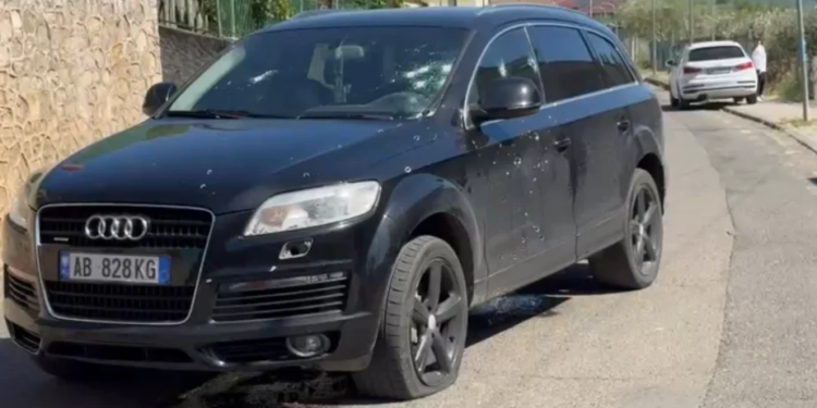 Atentati në Lezhë, dyshohet se u vranë dy persona; makina e bërë 'shoshë' nga plumbat