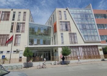 Avokatët në Elbasan: 200 mijë dosje në Apel, harta e re gjyqësore ka dështuar, qytetarët pa drejtësi