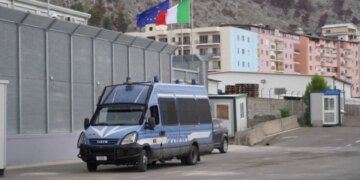 Avokati i Gjykatës së BE-së: Qendrat e emigrantëve në Shqipëri janë të vlefshme